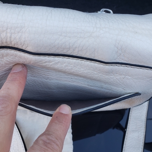 Marc Jacobs Empire City Leather Messenger Bag - Picture 15 of 16